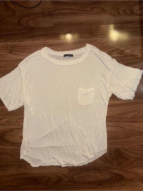 Brandy Melville Tops - Brandy Melville Lightweight White Pocket Tee